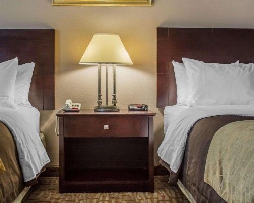 Quality Inn Lockport image 7